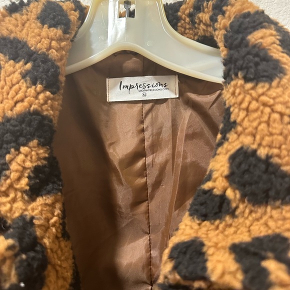 Leopard fuzzy coat - Picture 2 of 3